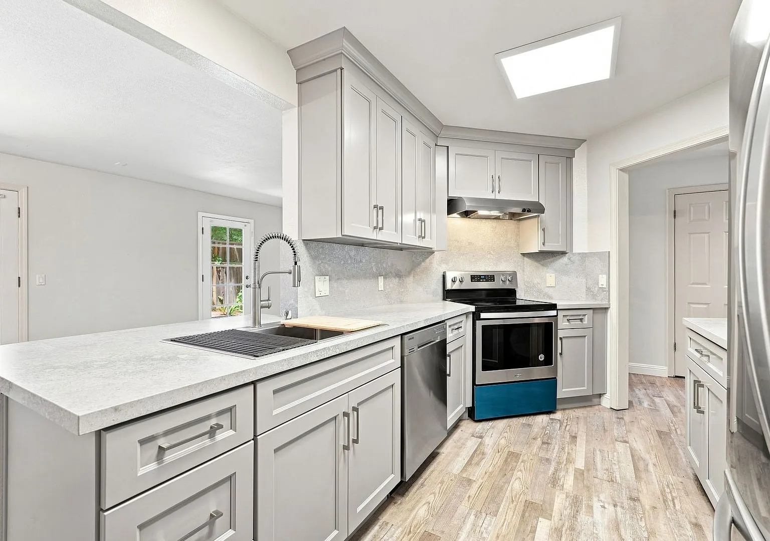 Updated 3BD Cupertino Home | Monta Vista High | Central A/C | 2-Car Garage — Photo 4