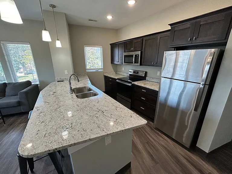 302 E Clark St — Photo 10