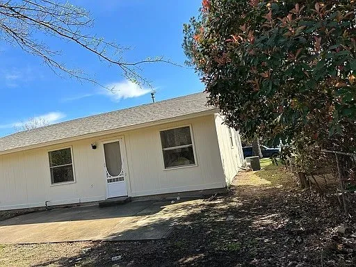 709 Campbell Ln — Photo 18