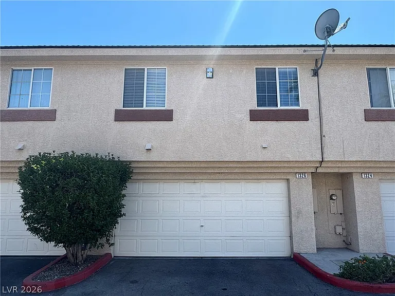 1326 Dusty Creek St — Photo 1