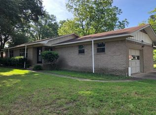 304 Redwater Rd, Wake Village, TX 75501