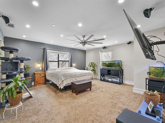 2nd image of 1051 Lynch Bend Rd