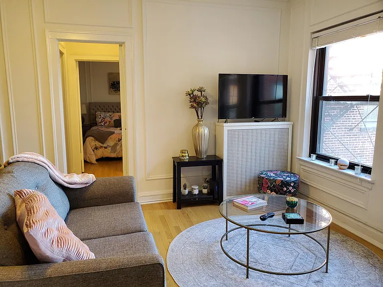 40 East Oak Street — Photo 14