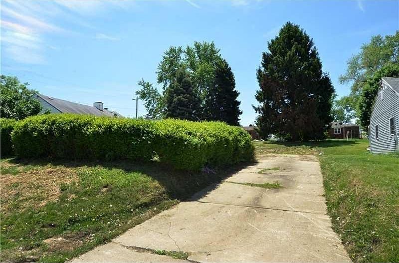2nd image of 1917 South Dr