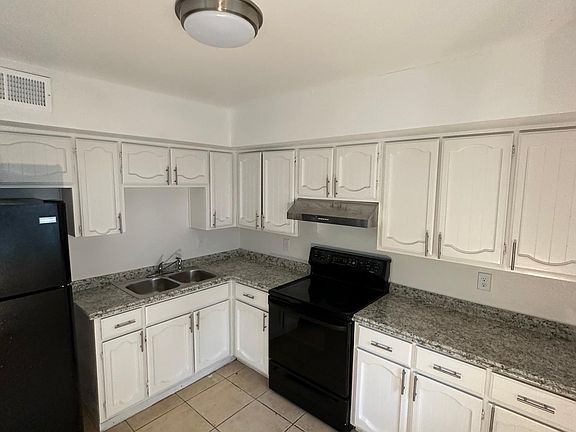 5th image of 461 S Olive APT 1