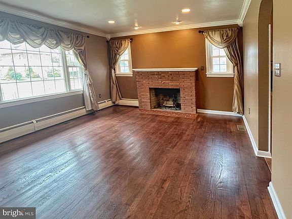 4th image of 45 E Main St
