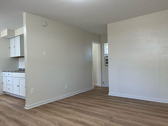 5th image of 207 Highview Ave APT 102