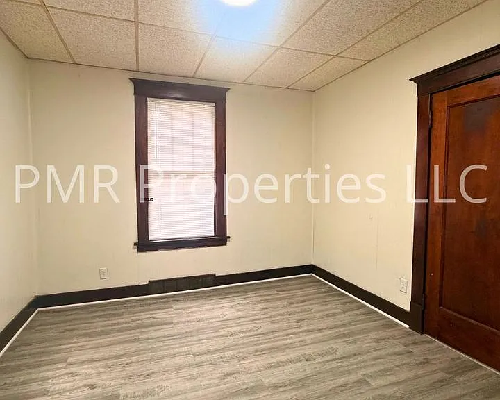 129 E Graham Ave — Photo 8