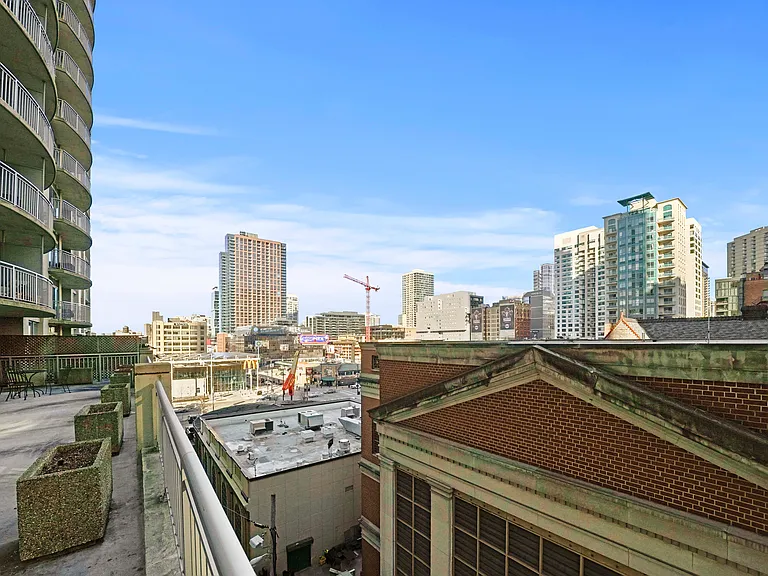 625 N Dearborn St #960 — Photo 28
