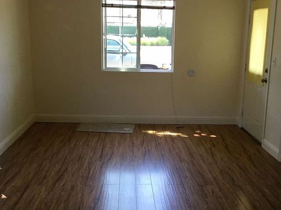 3rd image of 2200 W F St