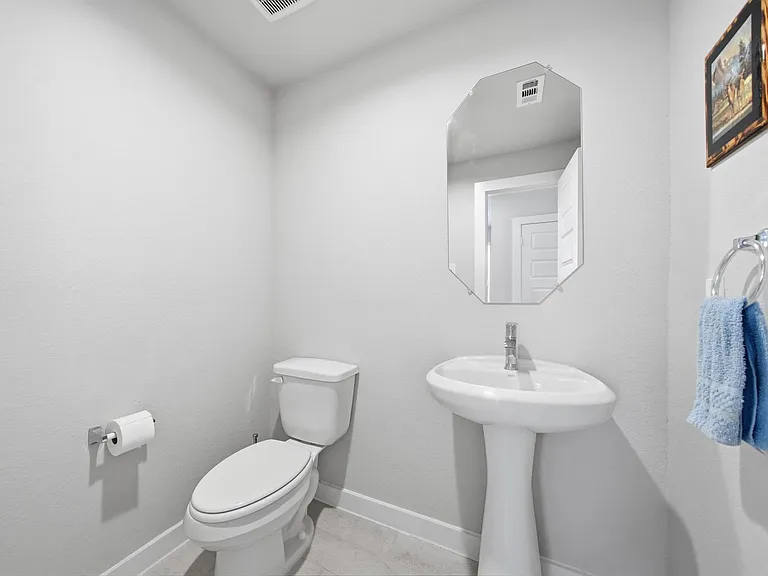 19702 Isola Breeze Dr — Photo 27