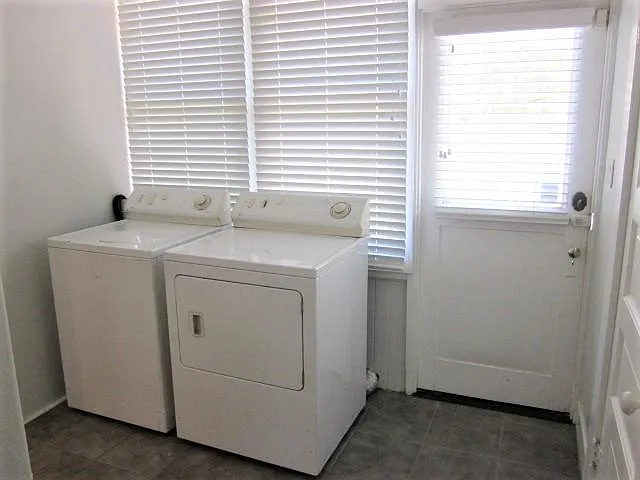 604 E University Blvd — Photo 13