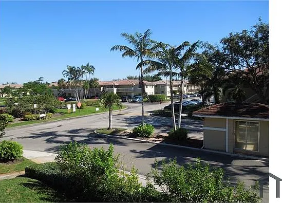 10126 Twin Lakes Dr — Photo 20