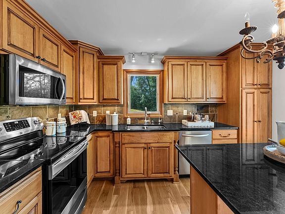 3rd image of 2622 159th Ave NE