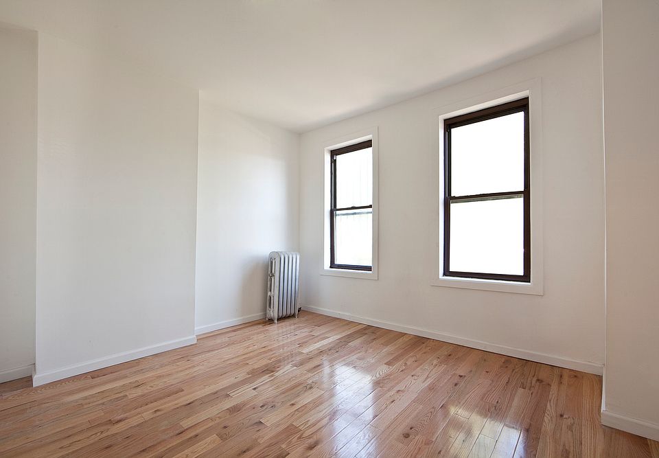 1st image of 323 Chauncey St APT 1B