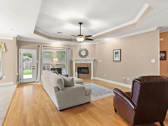 3rd image of 69302 4th Ave