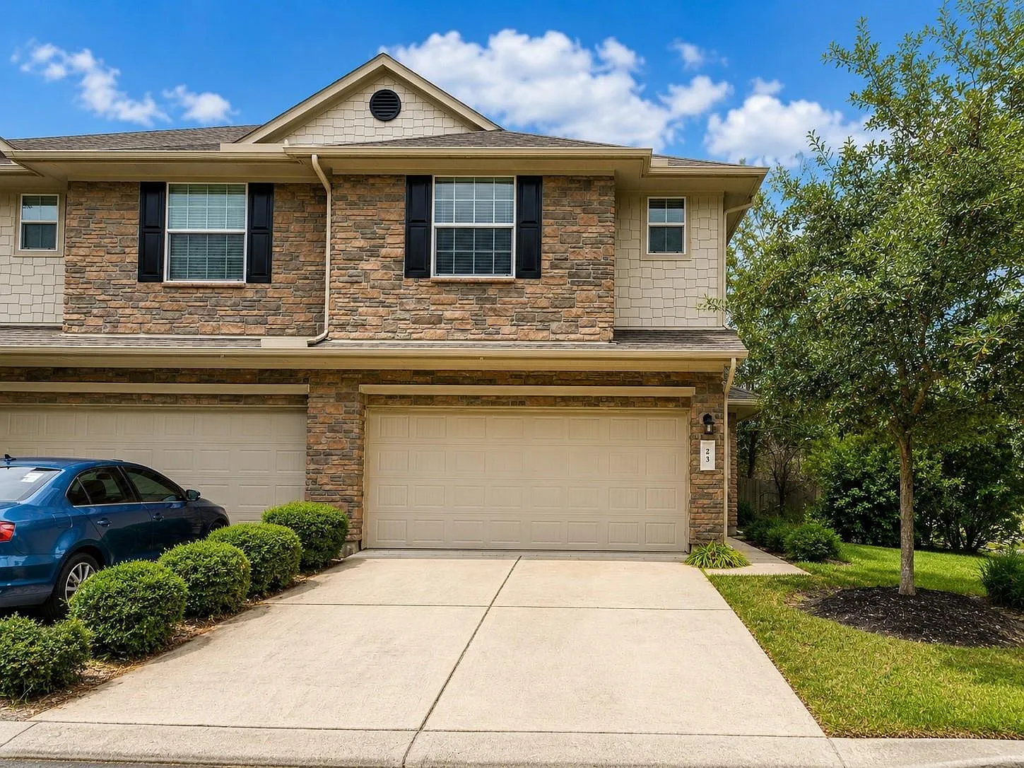 3 bed, 2.5 bath, 1627 sqft, $1,980 — Photo 1