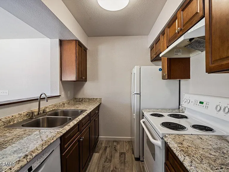 1346 E Mountain View Rd #208 — Photo 18