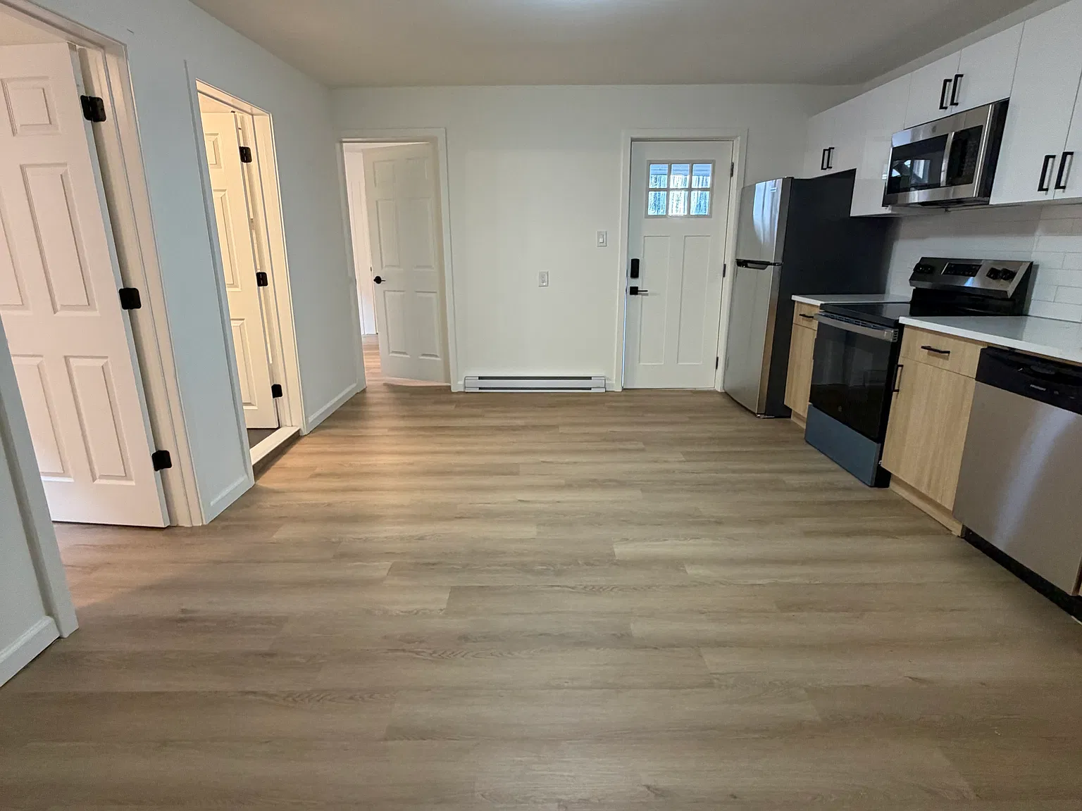 3 bed, 750 sqft, $2,650 — Photo 3