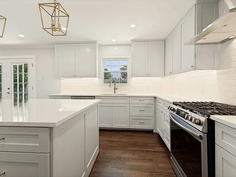 6536 Patrick Dr — Photo 10