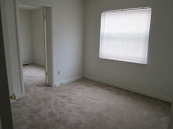 5th image of 254 Mayfair Blvd