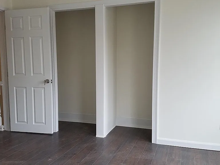 5557 Walton Ave — Photo 4