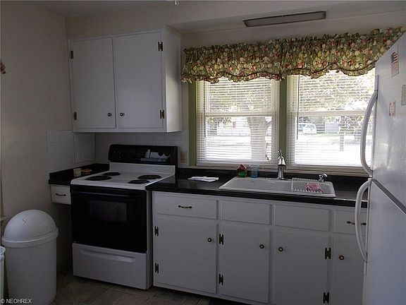 5th image of 5859 Knollwood Dr