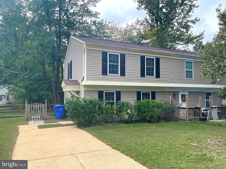1st image of 717 Barrington Dr