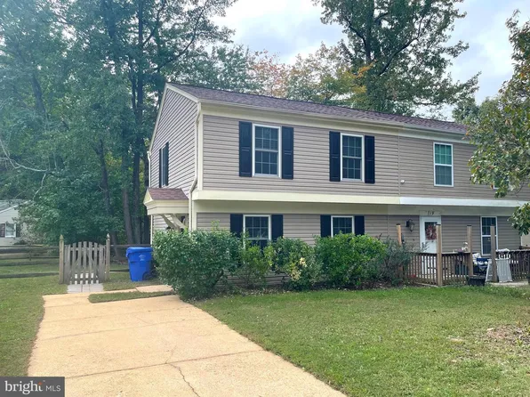 717 Barrington Dr, Waldorf, MD 20602
