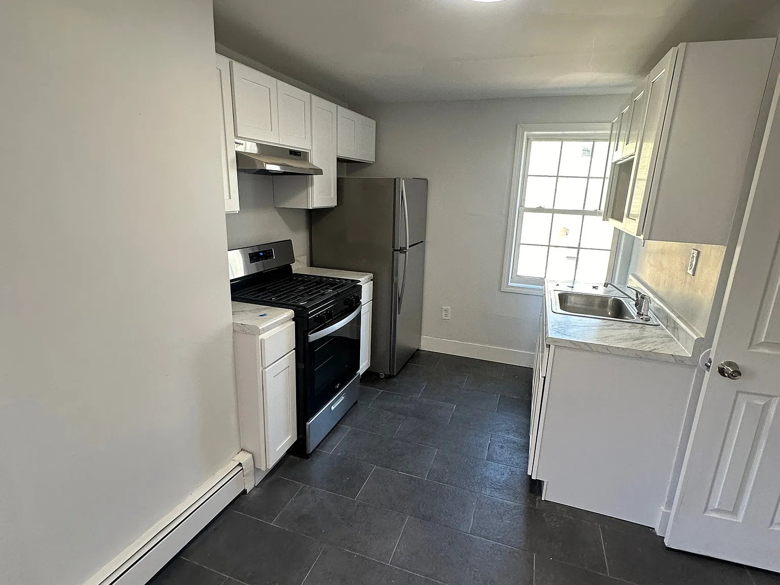 5 bed, 1300 sqft, $2,300 — Photo 1