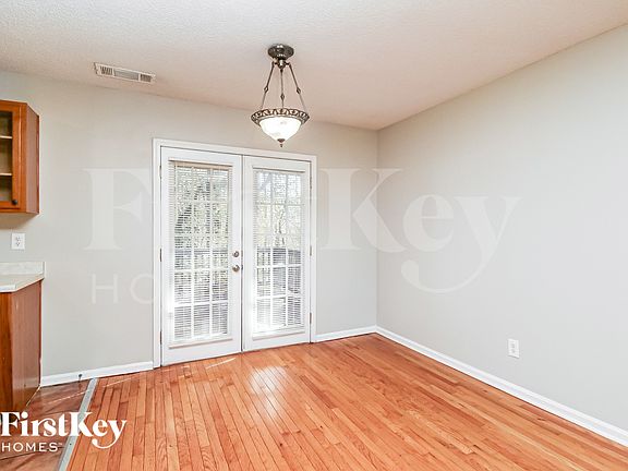 5th image of 4634 Idlewood Park