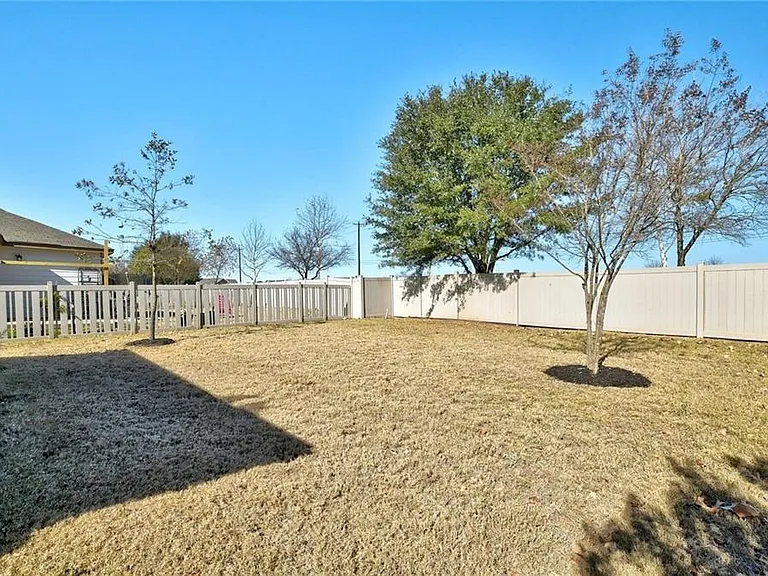 201 Edwin — Photo 19