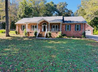 320 Spring Valley Dr, Cottontown, TN 37048
