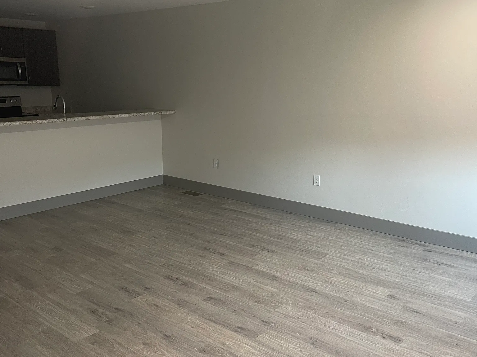 2 bed, 1.5 bath, 1000 sqft, $1,550 — Photo 2