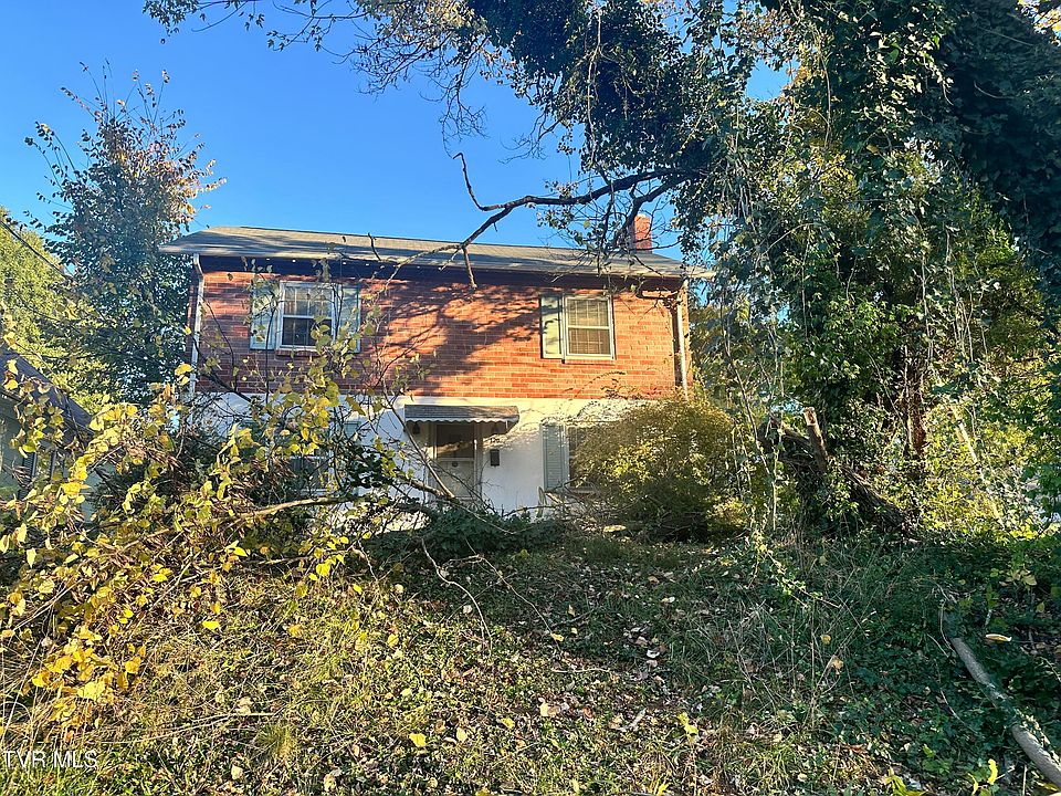 1st image of 120 E 11th Ave