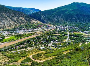 921 W 9th St, Glenwood Springs, CO 81601
