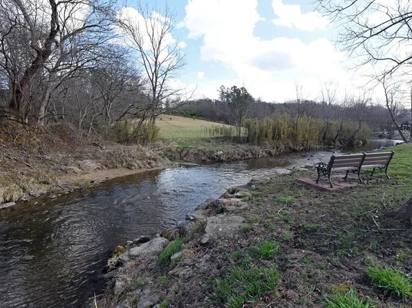 221 Golden Nugget Rd, Blairsville, GA 30512