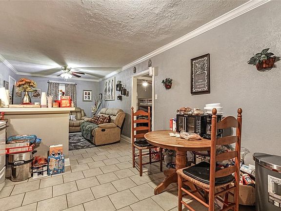 5th image of 2914-16 Pakenham Dr