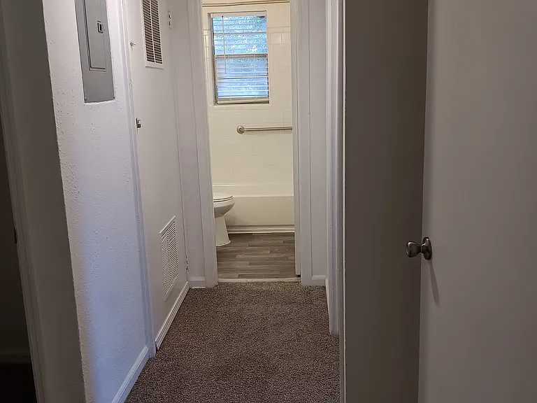 Donnelly Court — Photo 8