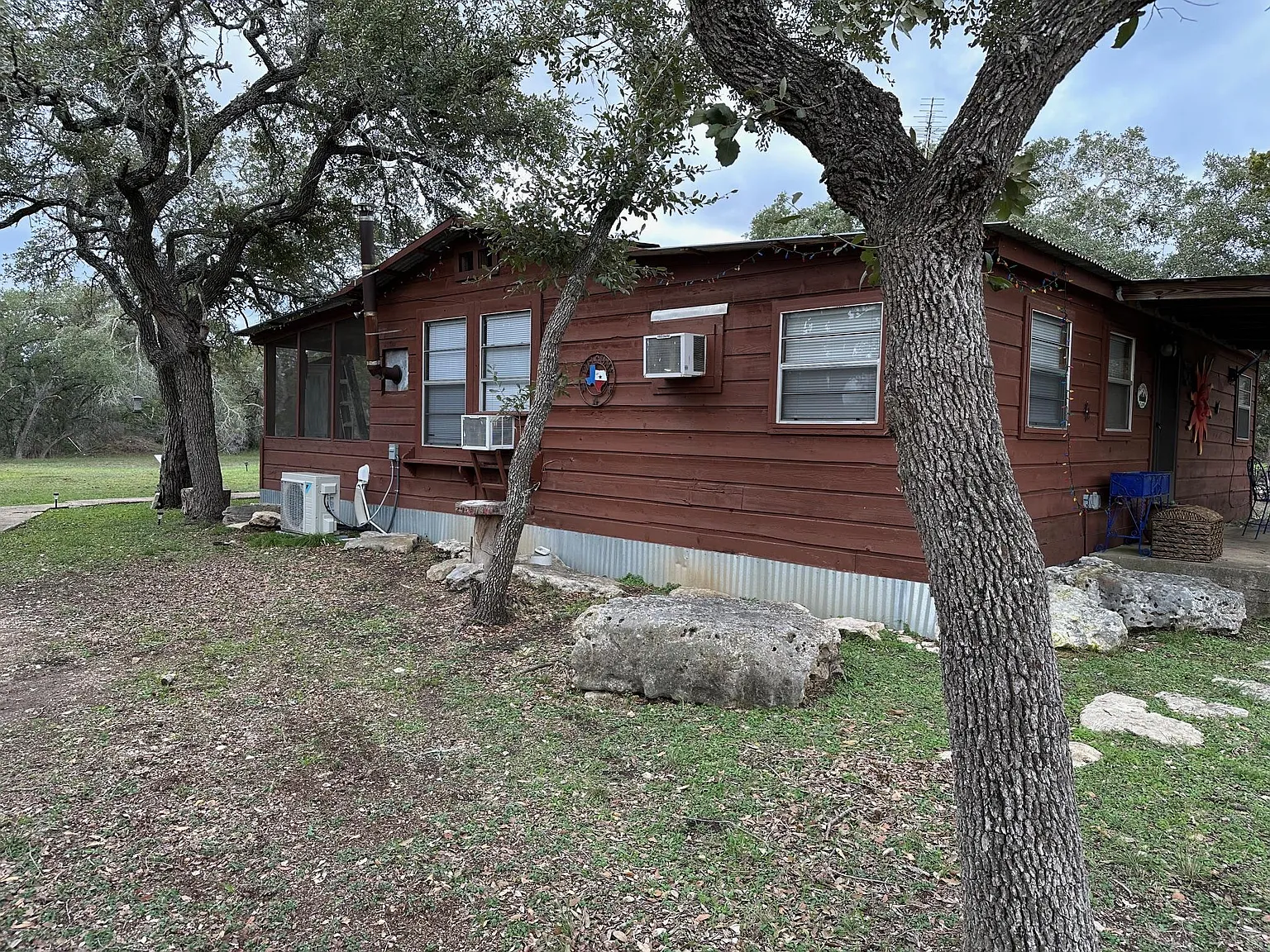 2 bed, 1.0 bath, 1021 sqft, $1,975 — Photo 3