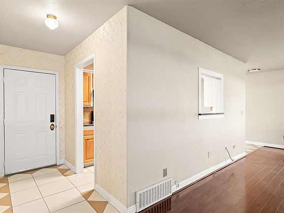 5th image of 1607 SW 78th Ter