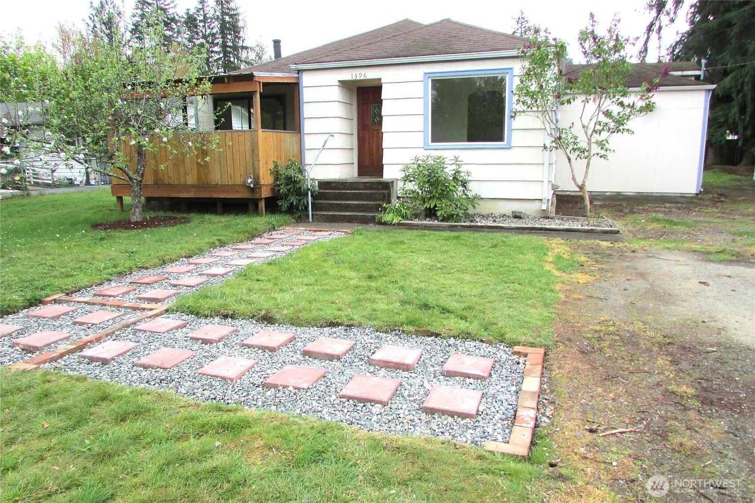 1396 Cedar Avenue photo 1