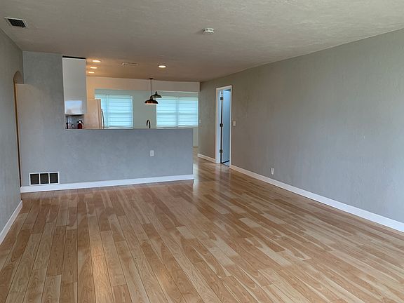 2nd image of 128 Ocean Grove Dr