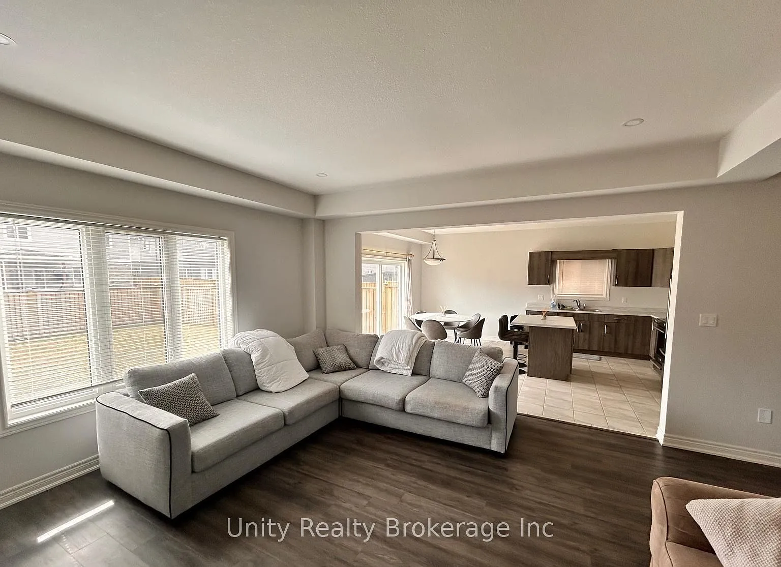 3 bed, $2,800 — Photo 2