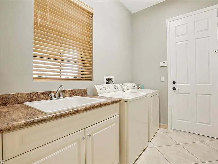 3745 Pleasant Springs Dr — Photo 21