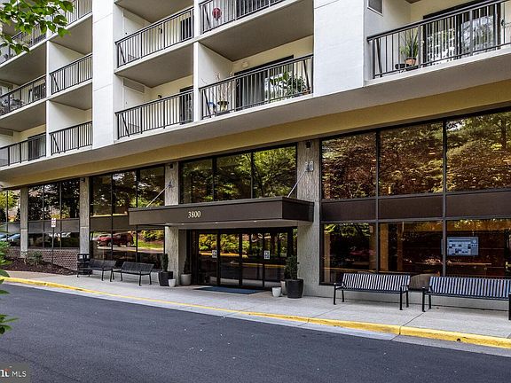 3rd image of 3800 Powell Ln APT 318