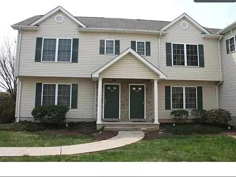 36B-36 Henry St #B — Photo 2