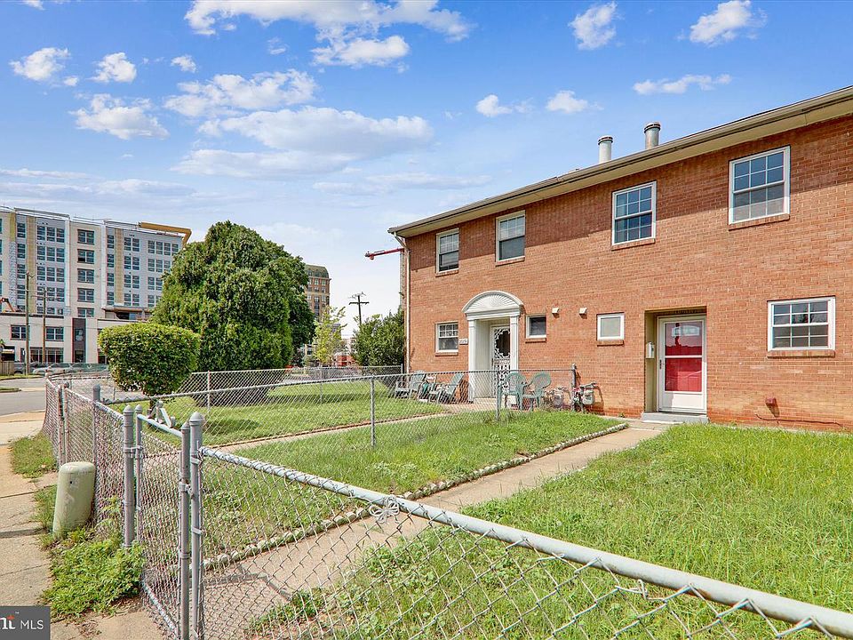 1st image of 1017 1st St