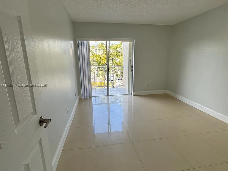 7745 SW 86th St — Photo 5