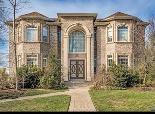 1294 Fayette St, Teaneck, NJ 07666